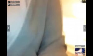 Big Booty Babe Deepthroats Her Fingers