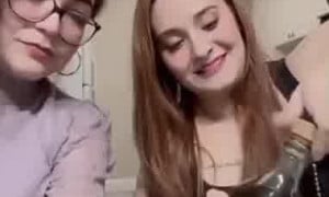 Lives Feet (T1kT0k)