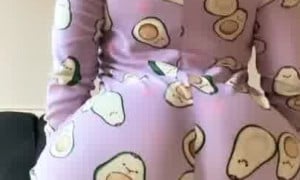 Unicornwif3y Wiggles Her Big Ass