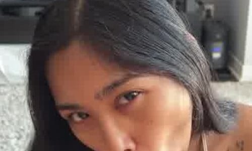 Hayleyxyz Takes A Facial After Handjob