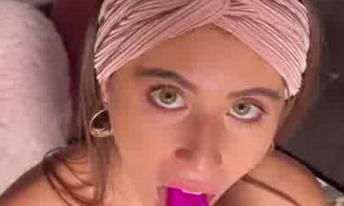 Violet Summers Humps Her Pink Dildo