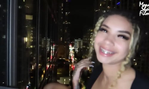 Hannah Marie Gives Head With Her Friends