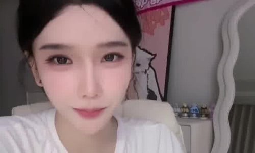 Chinese girl fart - video 26