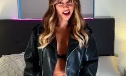 IsabellHill Rides Her Toy Until She Cums