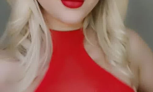 Tori being so sexy showing her tits