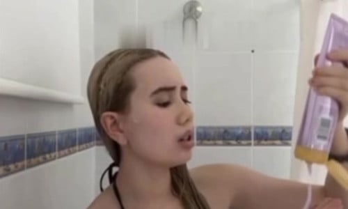 Lil Tay - Bikini Shower