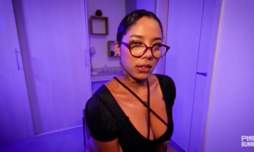 Brenda Carter Shows Her Tits And Rubs Her Pussy