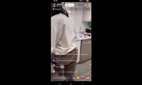 Girl fart during live - video 3