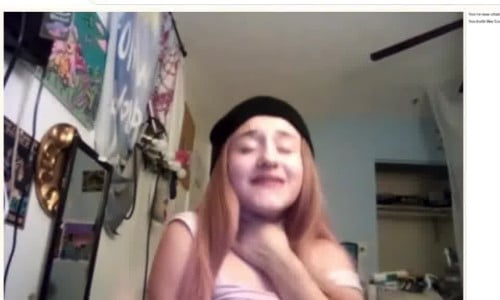 Hot teen fucks her hairbrush on chat