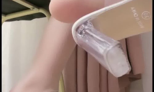 Chinese girl fart - video 31