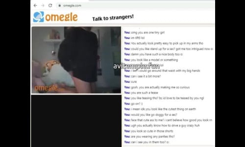 omegle slut fingers her pussy
