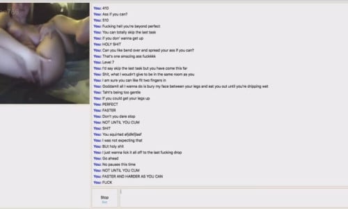 blonde plays on Omegle with brush - Sound!